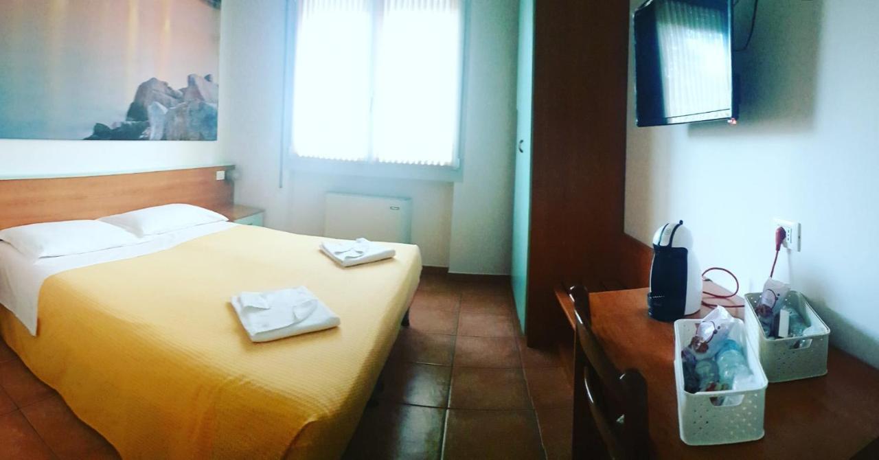 Acampora Hotel 2*